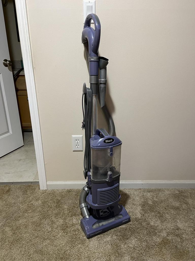 Auction Ohio Shark, vacuum cleaner