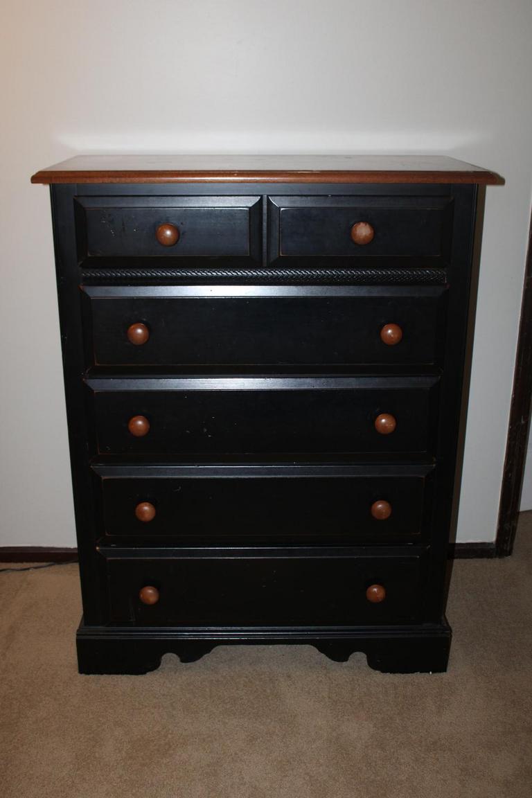 Auction Ohio Black Chest of Drawers