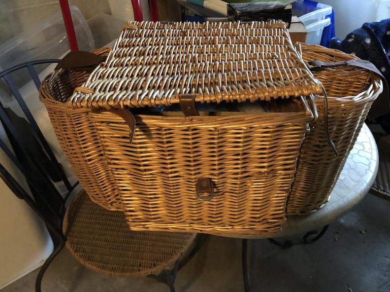 Auction Ohio Picnic Basket