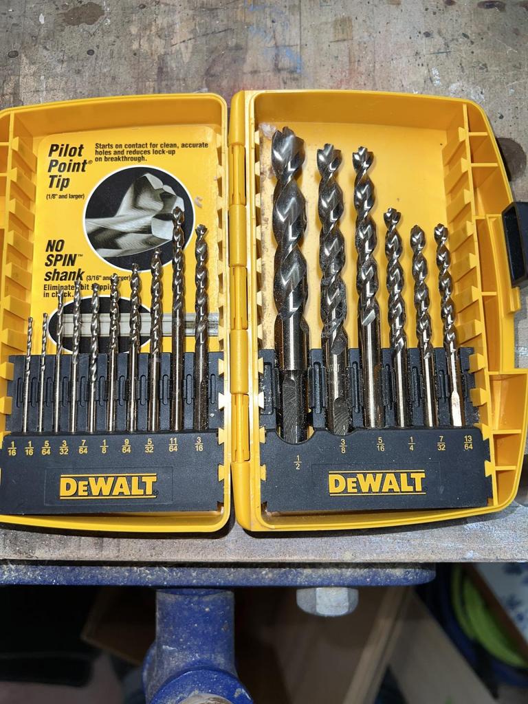 Auction Ohio Dewalt drill bits