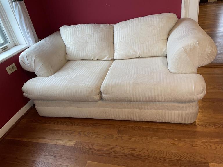 Auction Ohio International Sofa