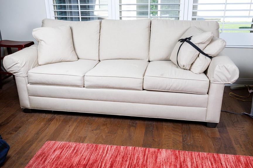 Auction Ohio Ethan Allen Sofa