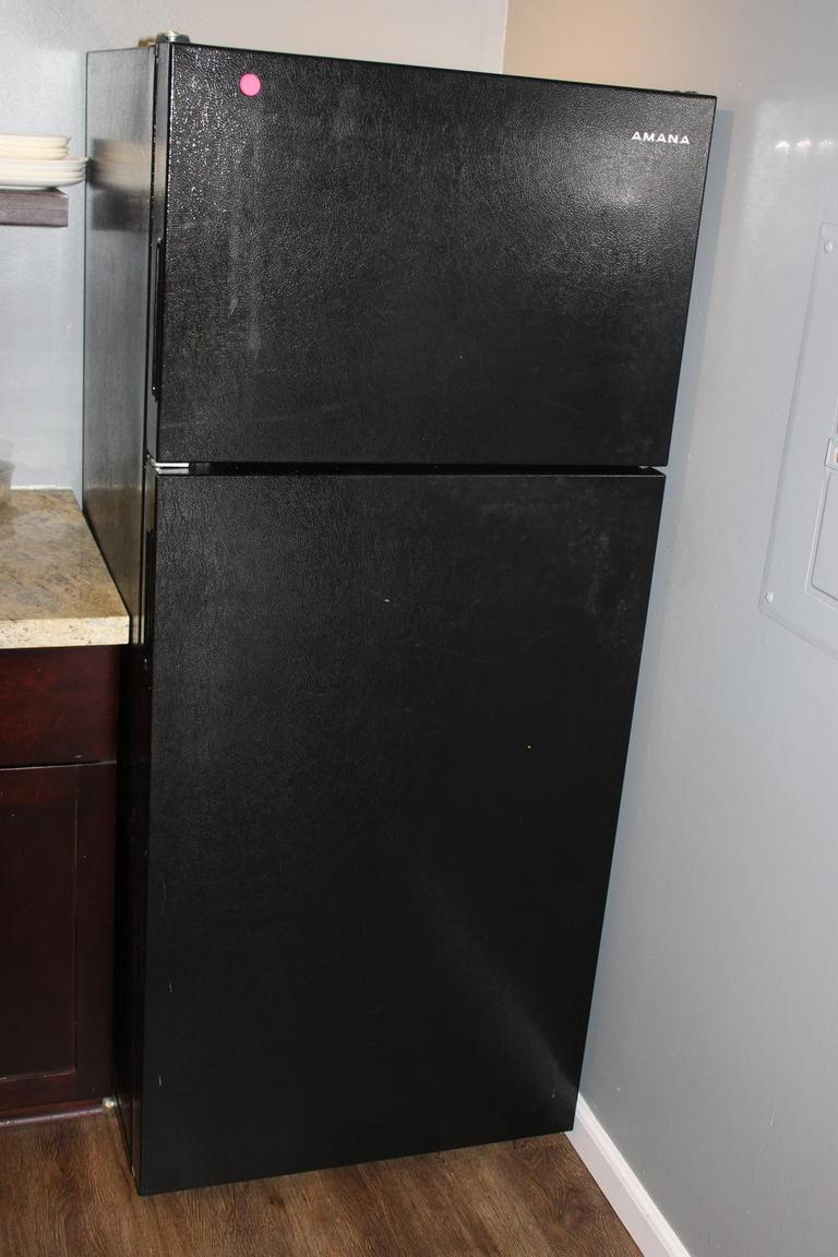 Auction Ohio Amana Refrigerator