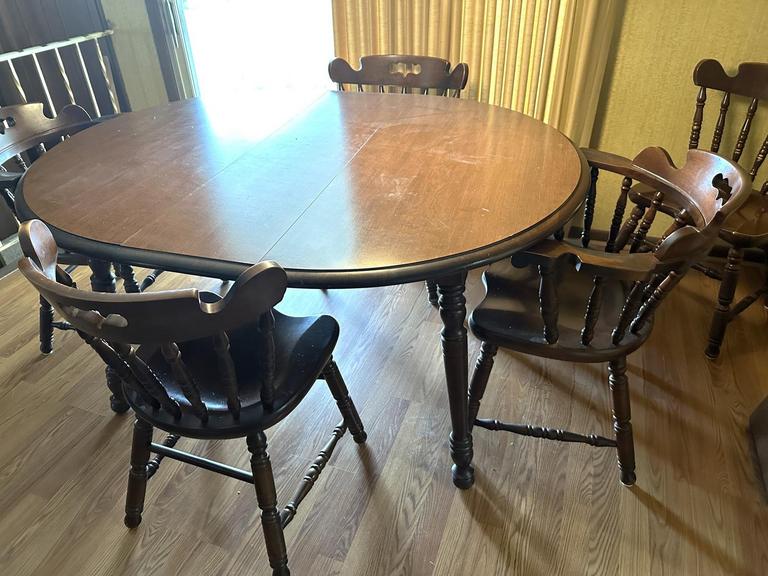 Auction Ohio Tell City Maple table & chairs