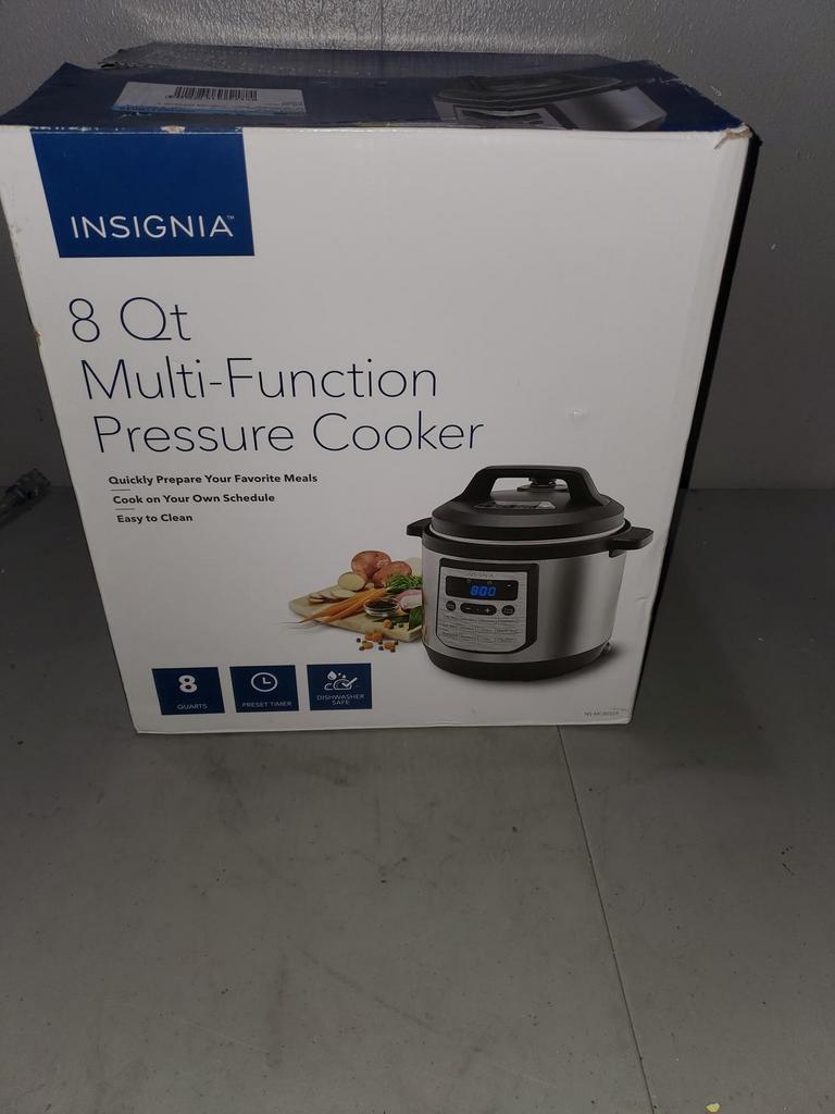 Auction Ohio Insignia 8 Qt Pressure Cooker