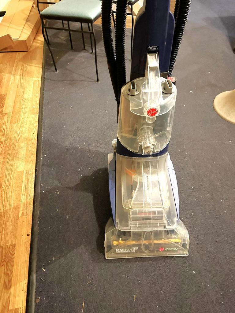 Auction Ohio Hoover carpet cleaner