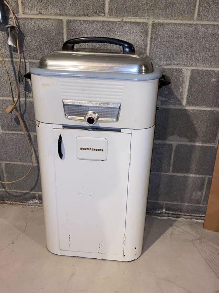 Auction Ohio Vintage Westinghouse oven