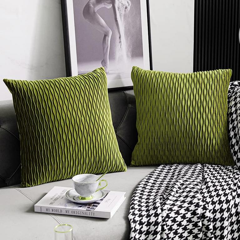 2 VELVET PILLOWCASES