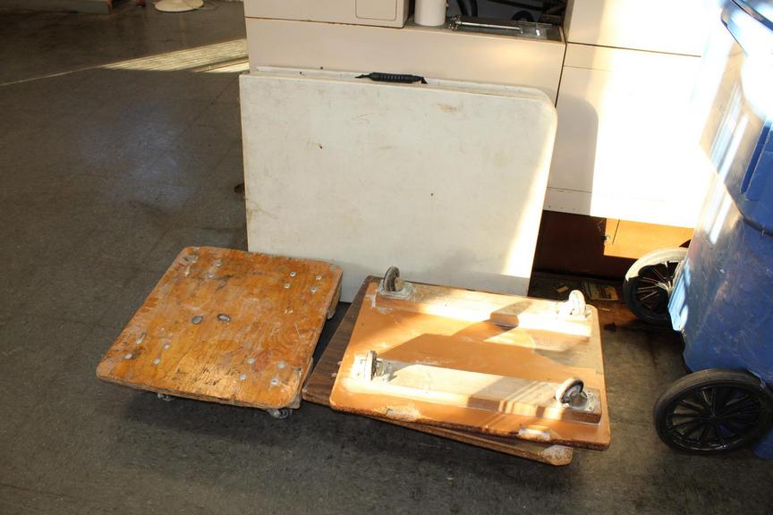 Auction Ohio Dollies/Folding Table