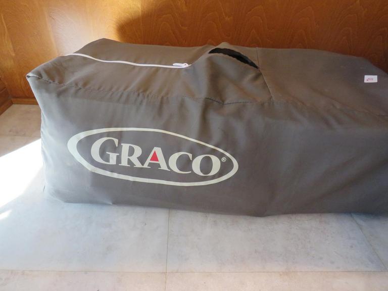 Auction Ohio Portable Play Pen/Crib