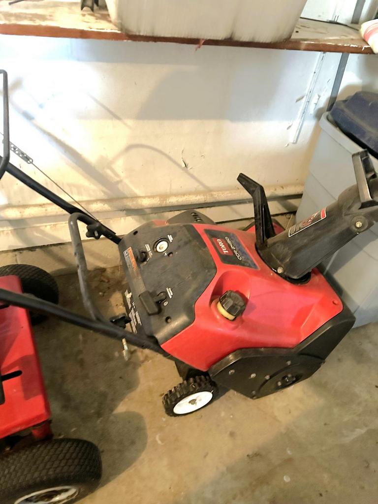 Auction Ohio Toro snowblower