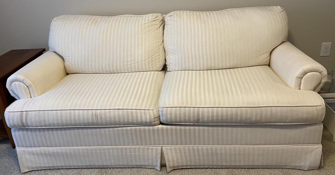 Auction Ohio High Quality Sleeper Sofa