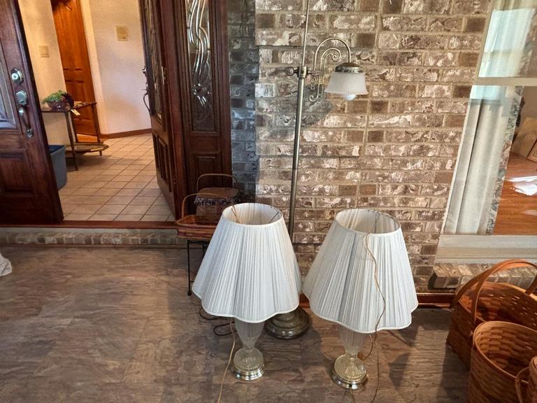 Auction Ohio Lamps Group