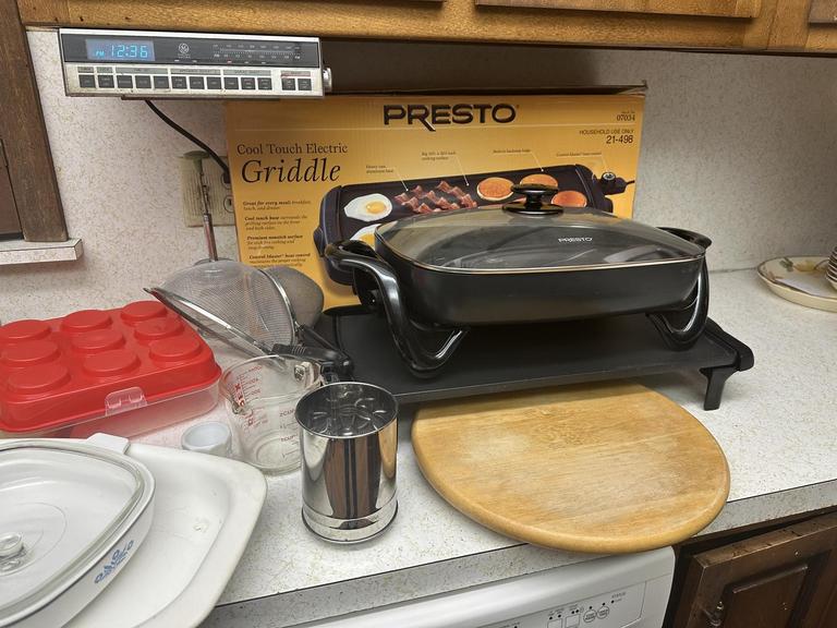 Auction Ohio Kitchen starter set