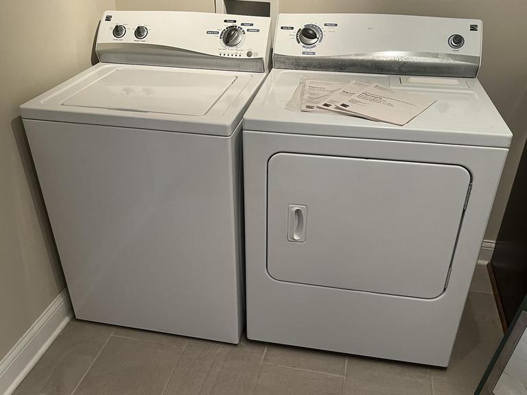 Auction Ohio Kenmore Washer & Dryer