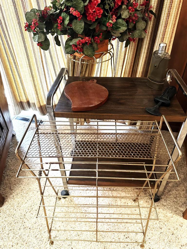 Auction Ohio Mcm plant shelf, stand, cart