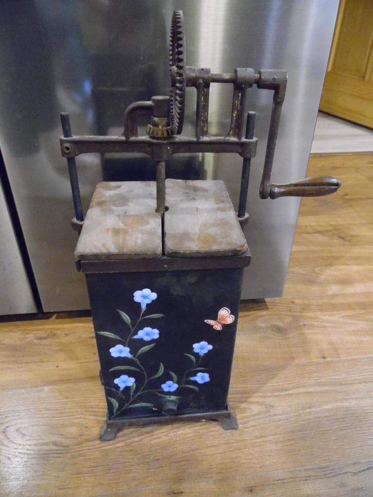 Auction Ohio Vintage Butter churn