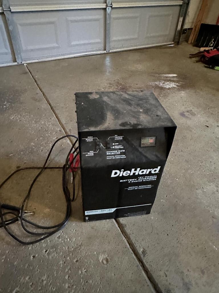 Auction Ohio Diehard 12v battery charger