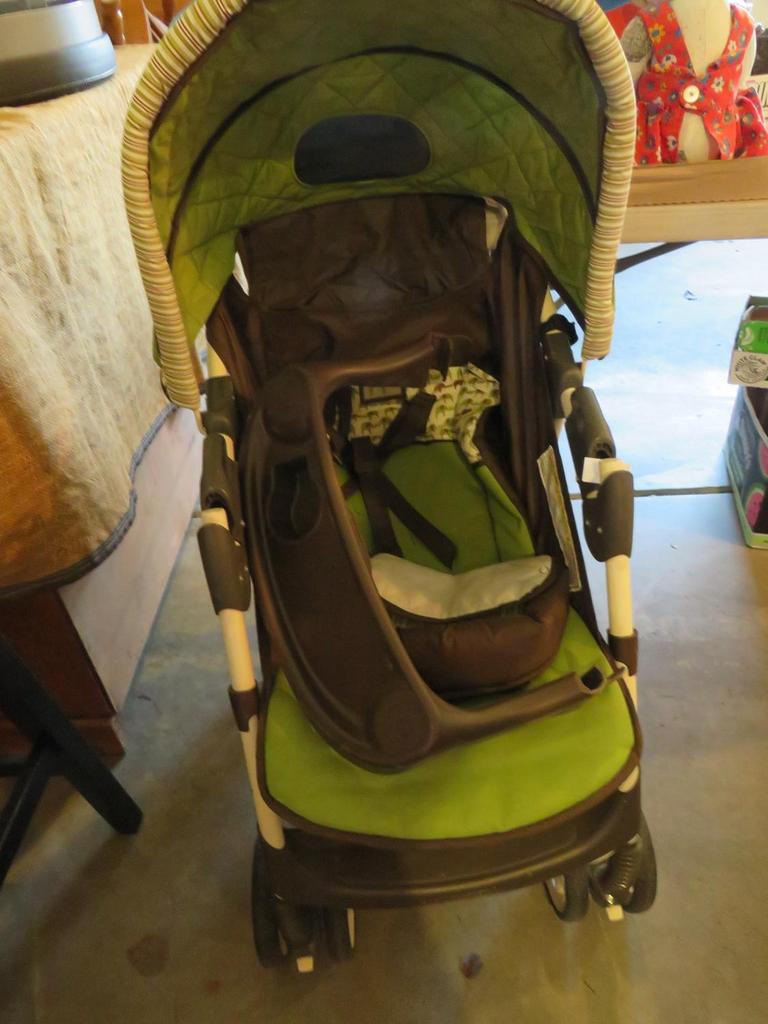Auction Ohio Baby Stroller