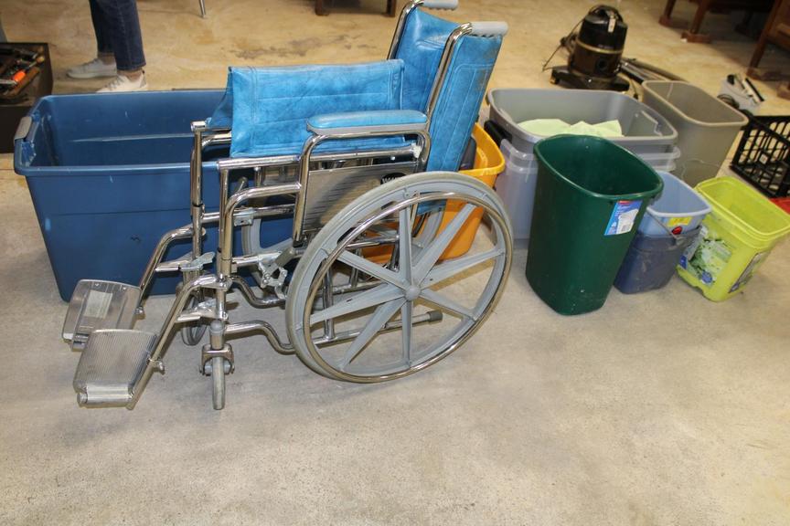 Auction Ohio Wheelchair, Totes & Buckets
