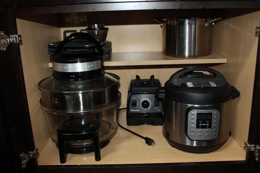 Auction Ohio Small appliance grouping