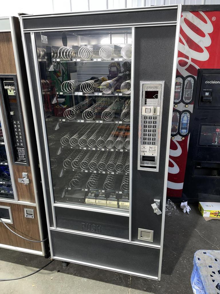 Auction Ohio Snack Shop Vending Machine