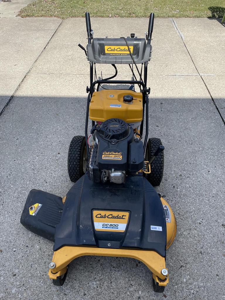 Auction Ohio Cub Cadet CC800