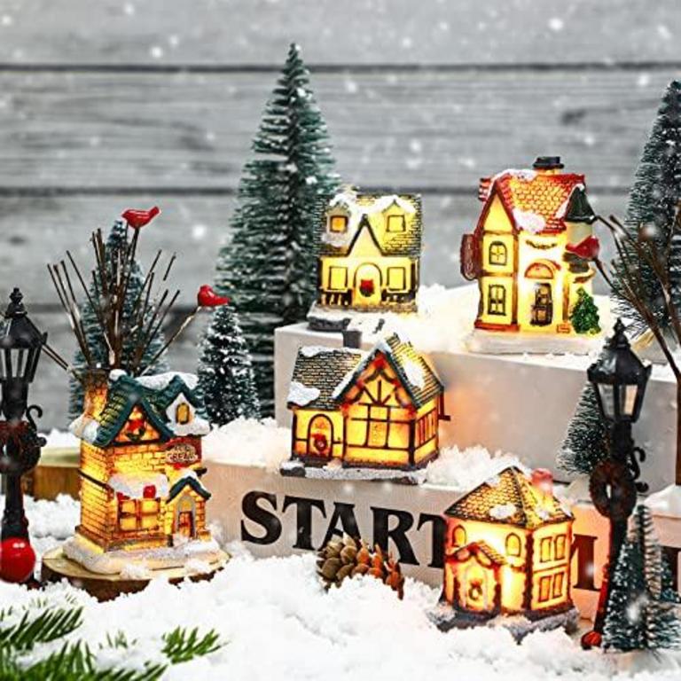 QUEEKAY WINTER VILLAGE SET