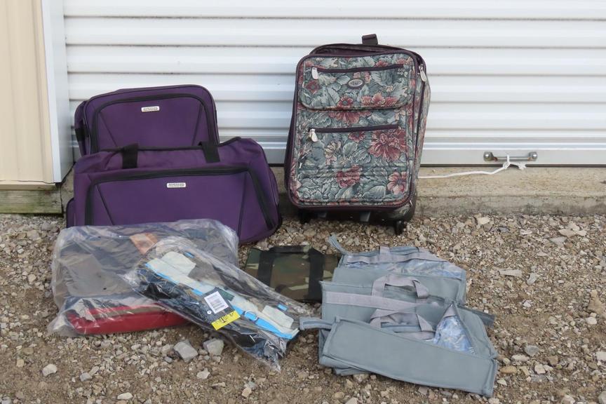 Auction Ohio Luggage Suitcases