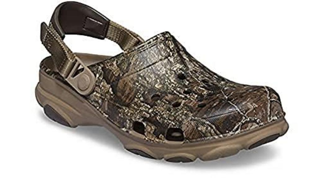 CROCS SIZE 12 MEN/14 WOMEN