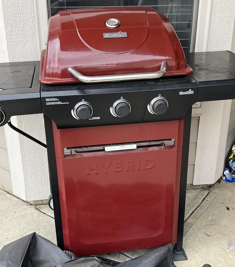 Auction Ohio Charbroil Hybrid Grill