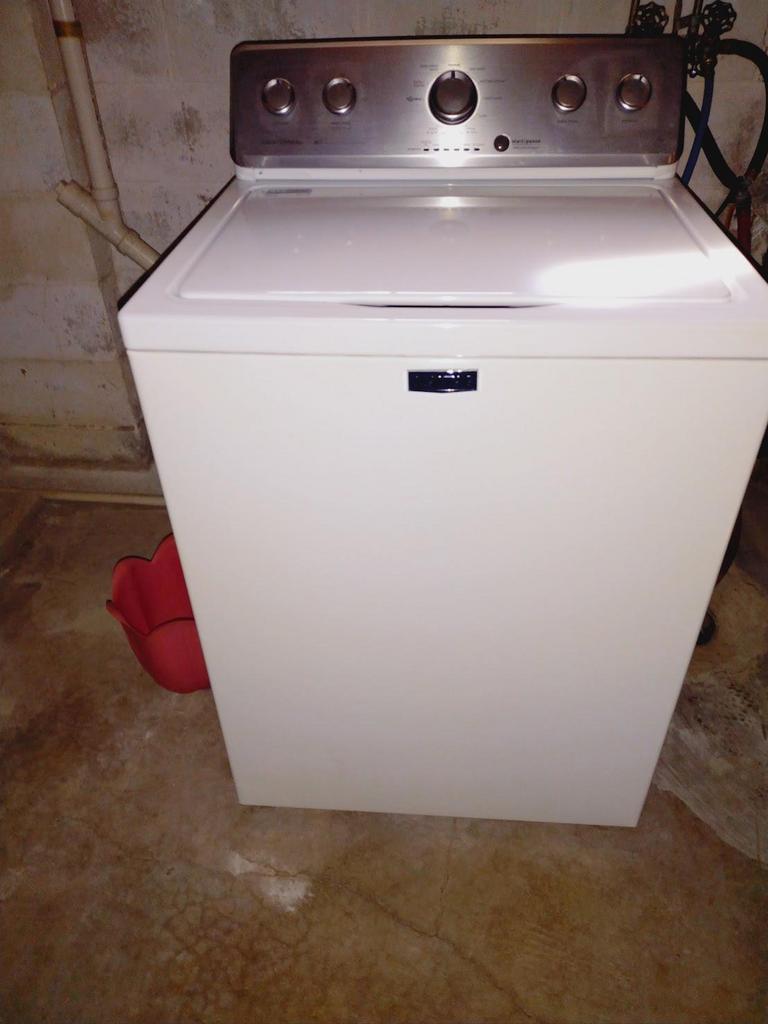 Auction Ohio Maytag Centennial washer