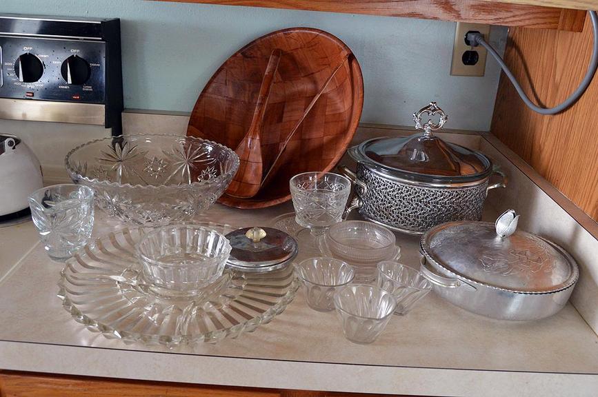 Auction Ohio Salad Bowl and Fancy Serving Dishes