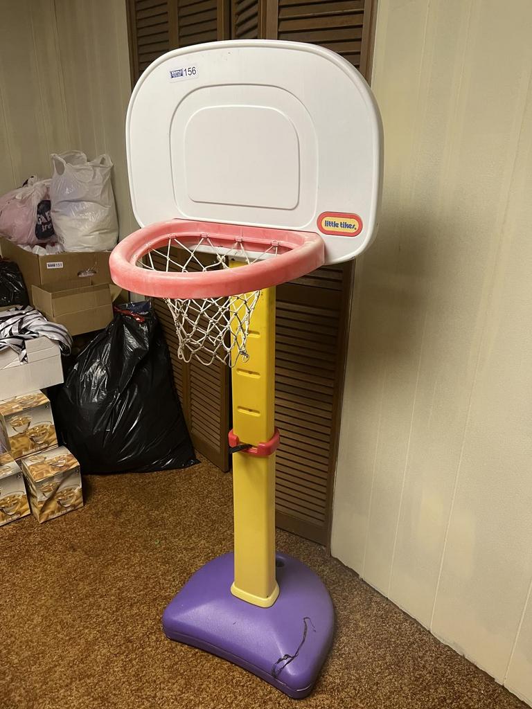 Auction Ohio Little Tykes Basketball Hoop