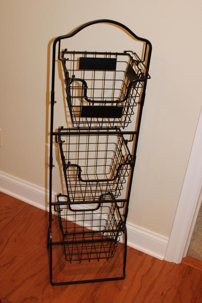 Auction Ohio Black Metal Wire Basket Stand