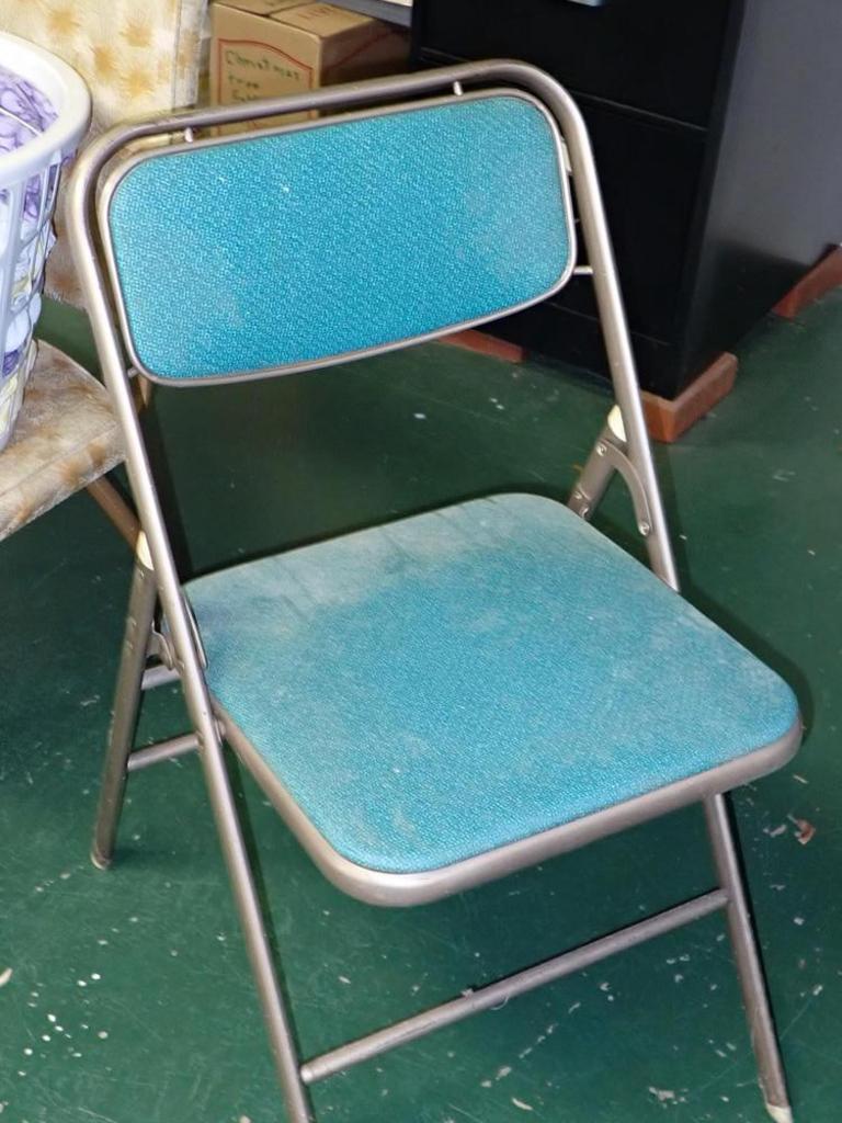 Auction Ohio Samsonite folding chair