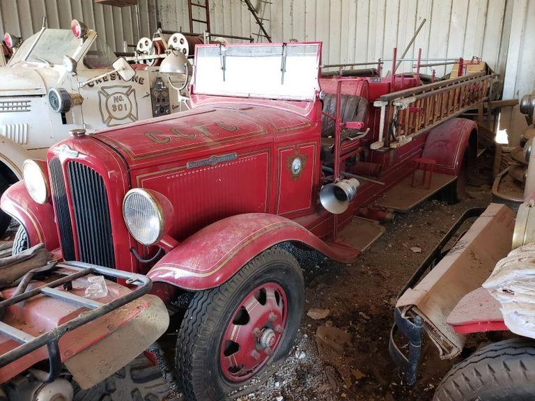 Auction Ohio 1933 REO Seagrave