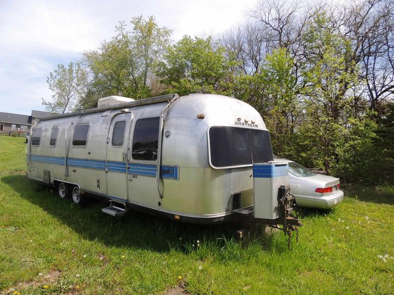 Auction Ohio Airstream Camper