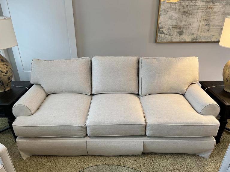 Auction Ohio Havertys Erin Sofa