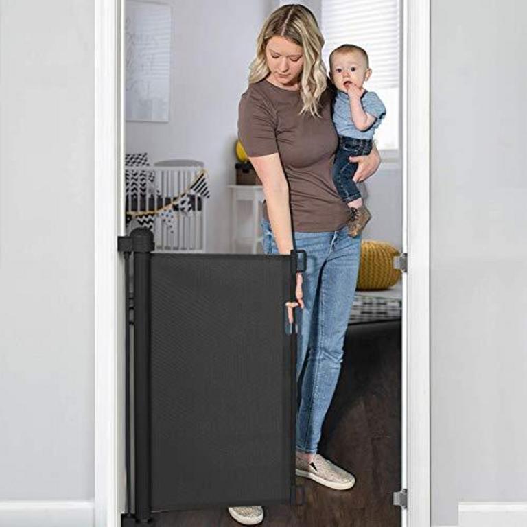 YOOFOR RETRACTABLE BABY GATE