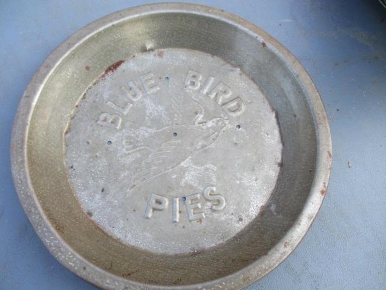 Auction Ohio Blue Bird Pies Pan