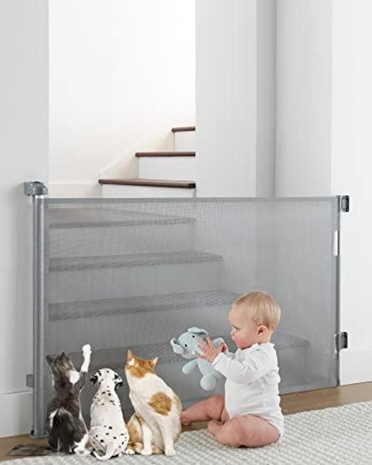 CUMBOR RETRACTABLE BABY GATE