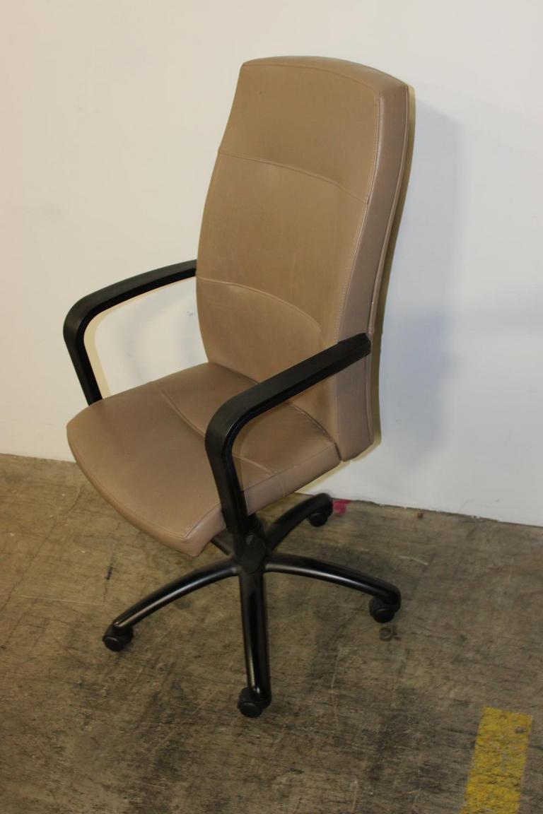 Auction Ohio Tan Leather Office Chair