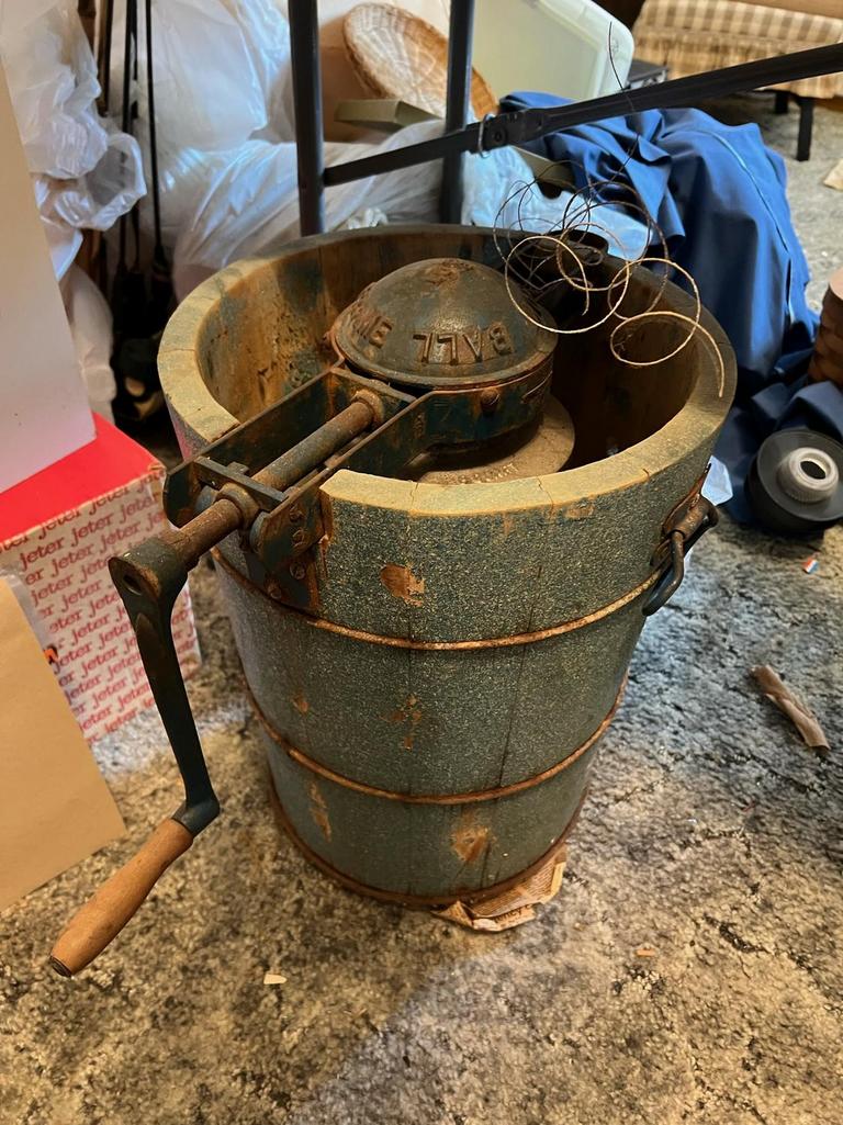 Auction Ohio Vintage Ice Cream Maker