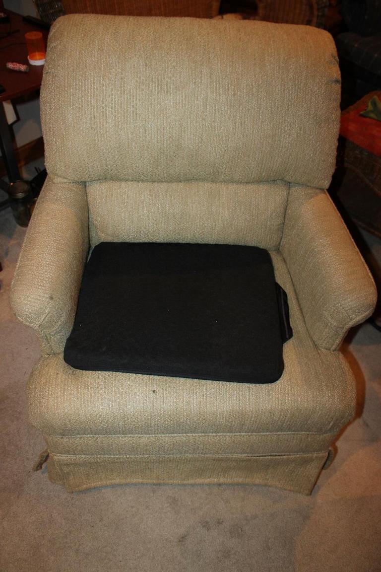 Auction Ohio Upholstered Arm Chair