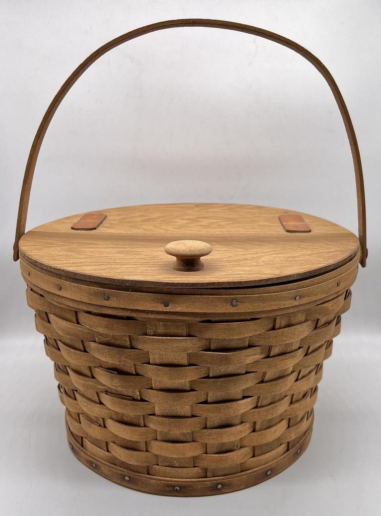 Auction Ohio Large Longaberger Basket