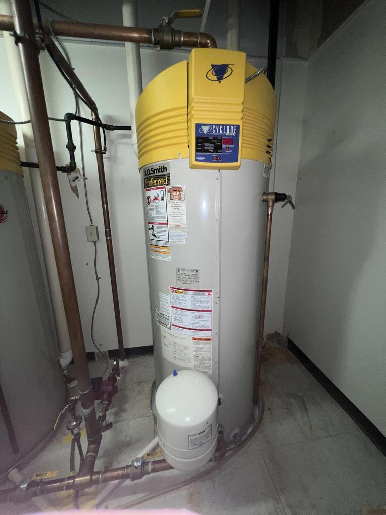 Auction Ohio A.O Smith Hot Water Tank