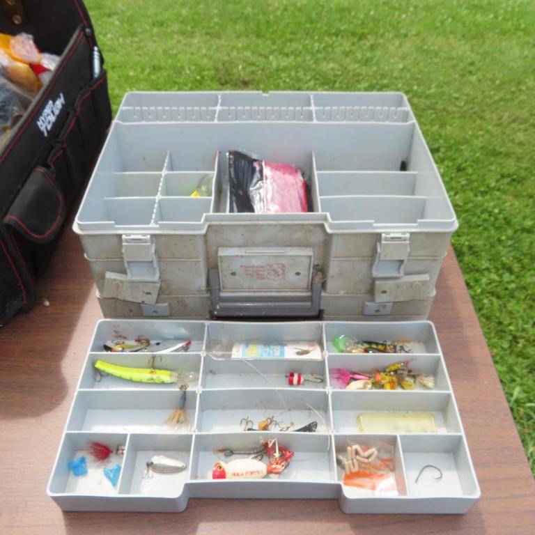 Auction Ohio Tackle Box & Contents