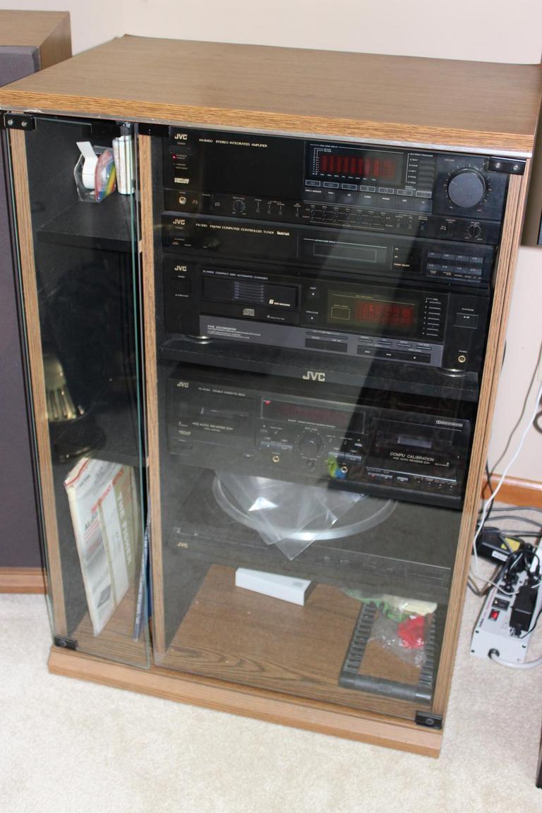 Auction Ohio Media & JVC Stereo