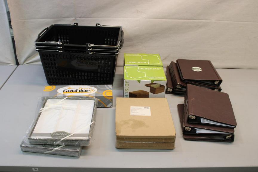 Auction Ohio Cashier Accessories